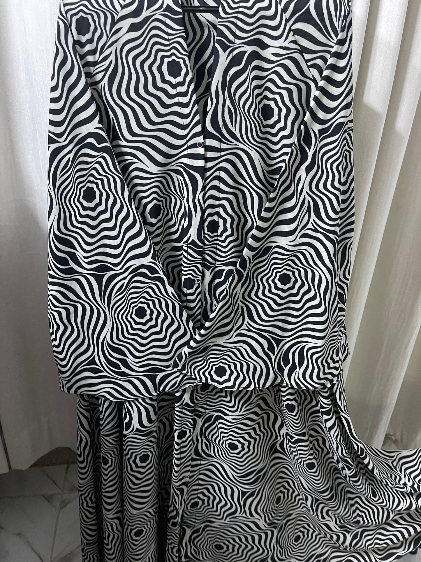 Long Flair Abaya Set - White n black