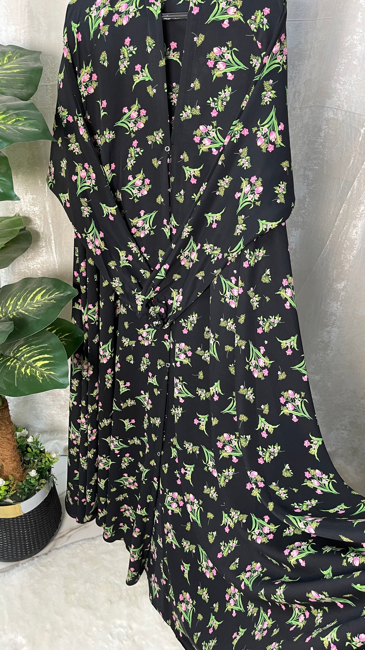 Long Flair Abaya Set - Black with pink flowers