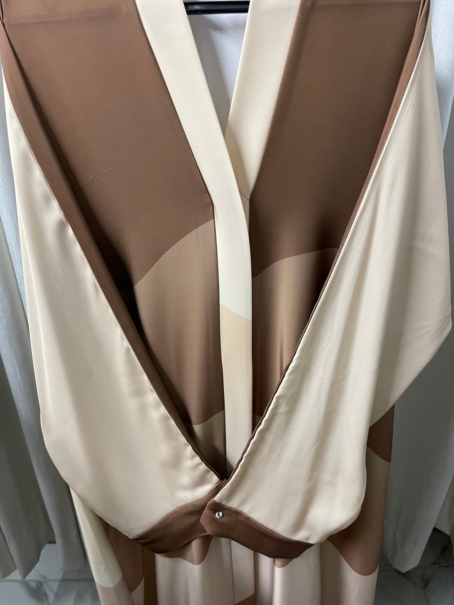Tie n Die Abaya ( Tripple Shade ) - Cream with brown shades