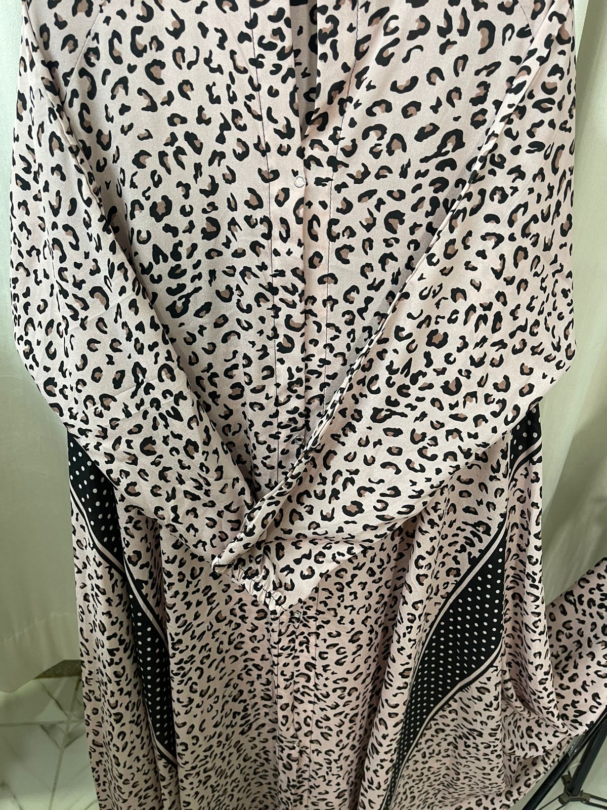 Long Flair Abaya - White and pink with black borders