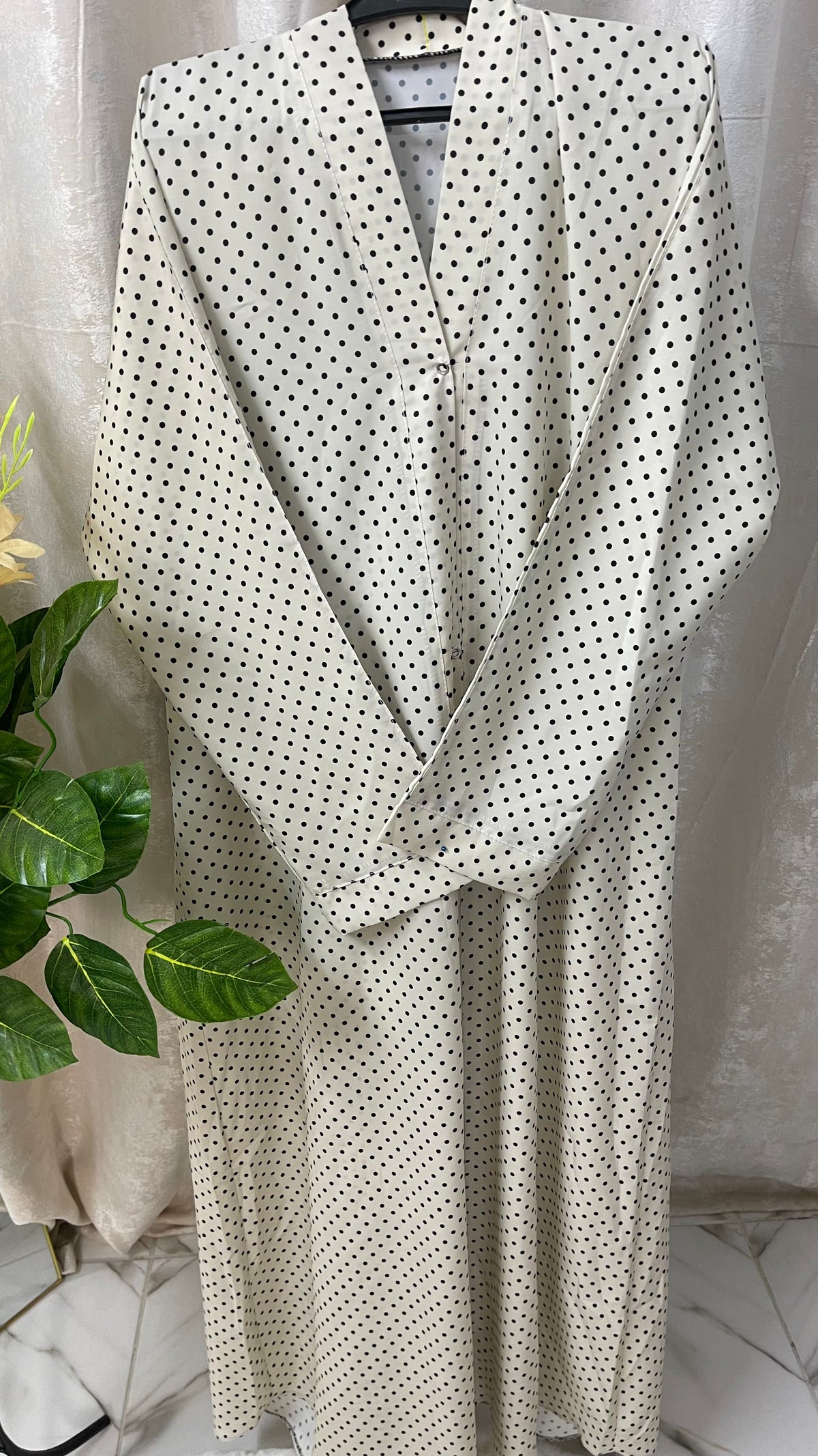 Offwhite with polka