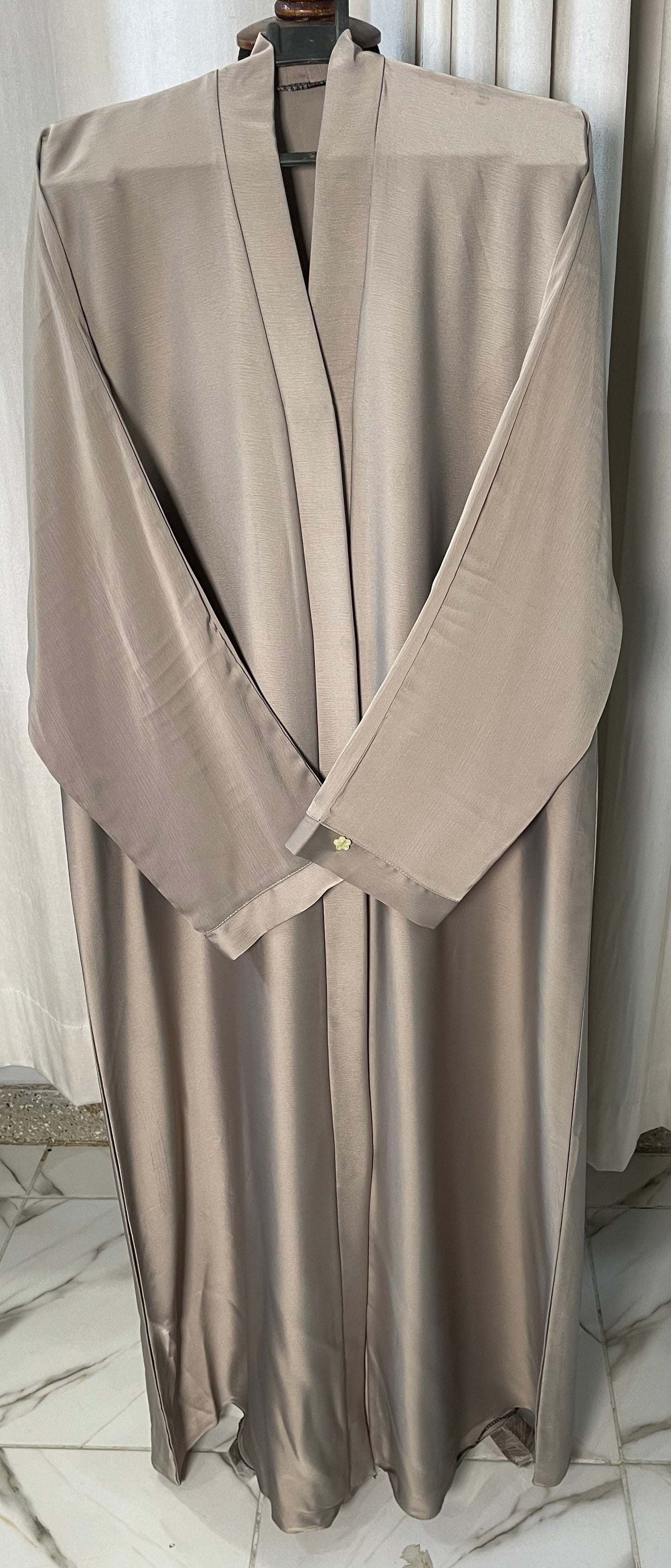 Tiktok Fabric Abaya Set With Contras Hijabs And Free Gifts