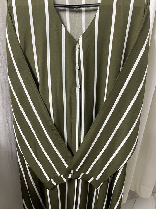 Line Style Open Abaya And Contras Hijab With 1 side Pocket