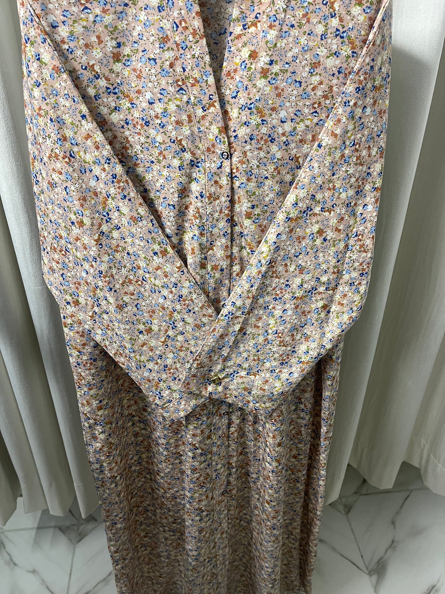 Most Viral 8pcs Abaya Set in just 2500rs/-