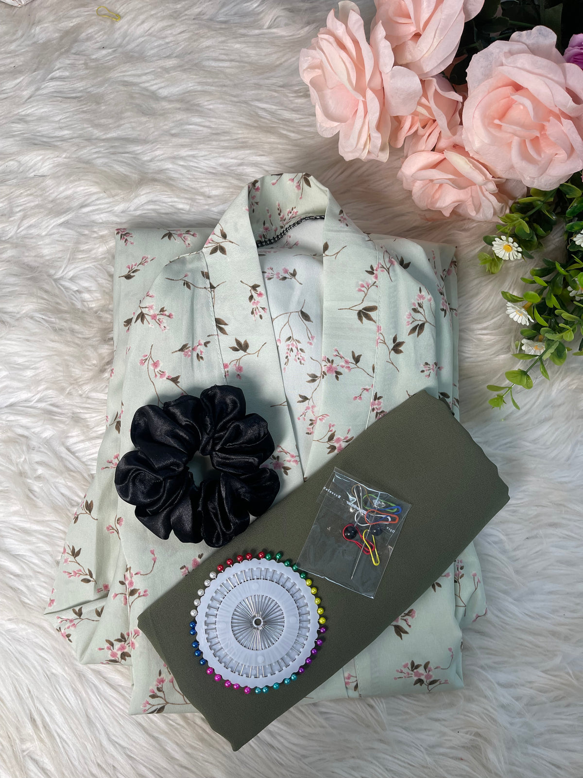 Pista with Olive pink flowers