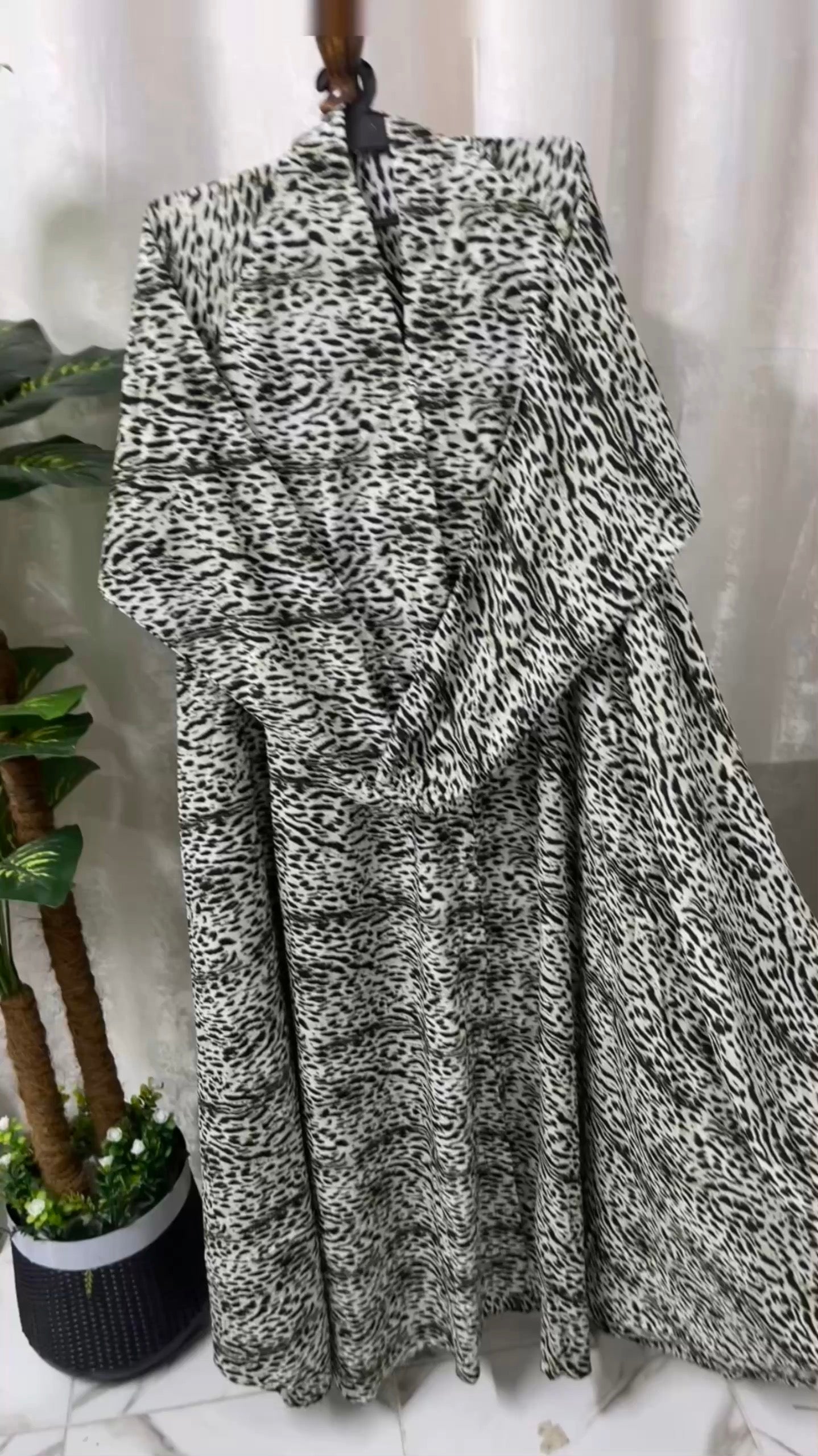 Printed Long Flair Abaya set (Jashn e Azadi Abaya deal 3)