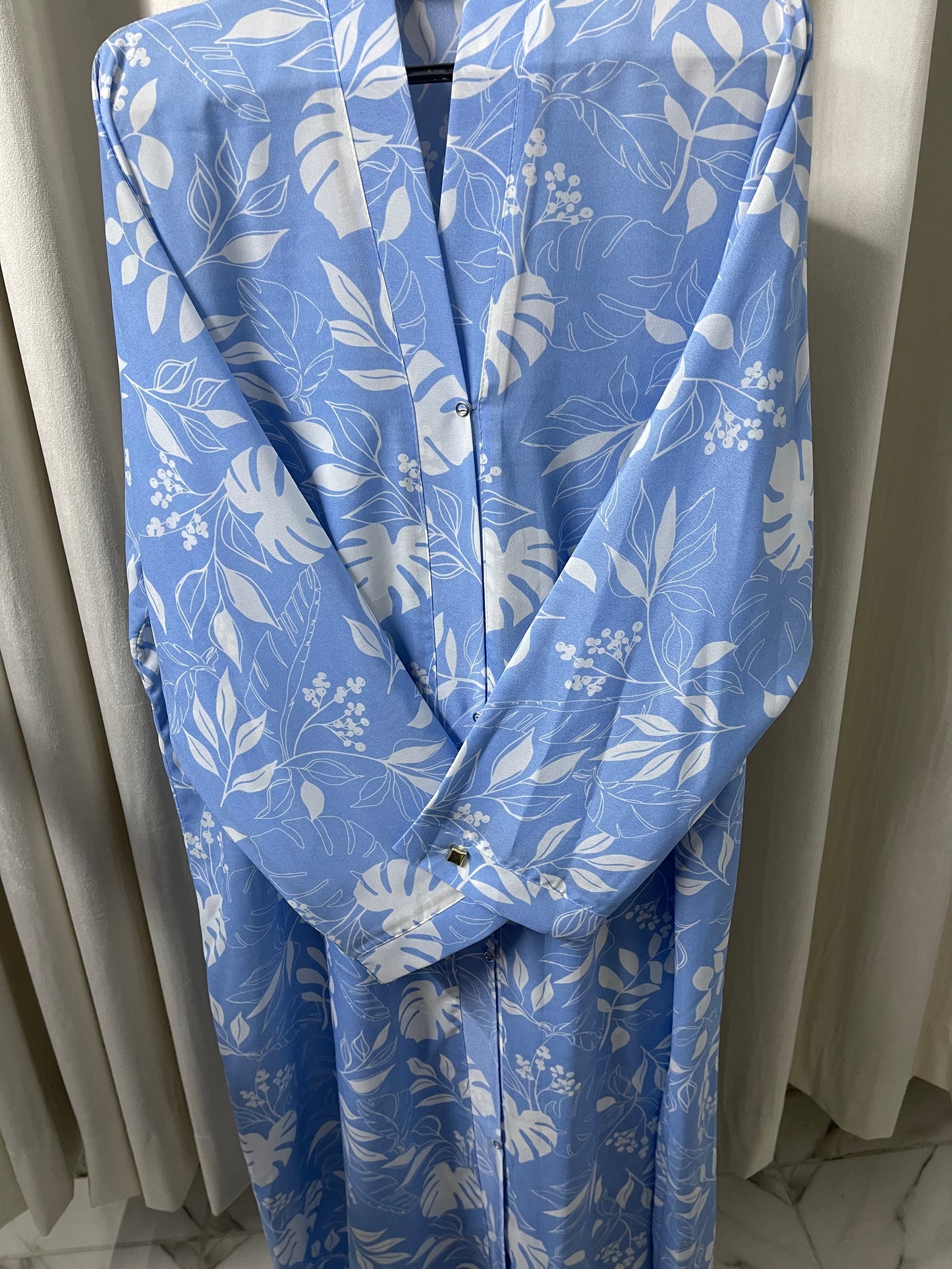 Most Viral 8pcs Abaya Set in just 2500rs/-