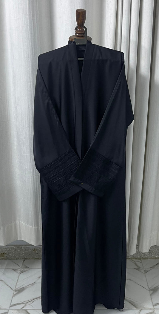 Sleeves Embriodery with 1 Side Pocket Abaya Set - Black