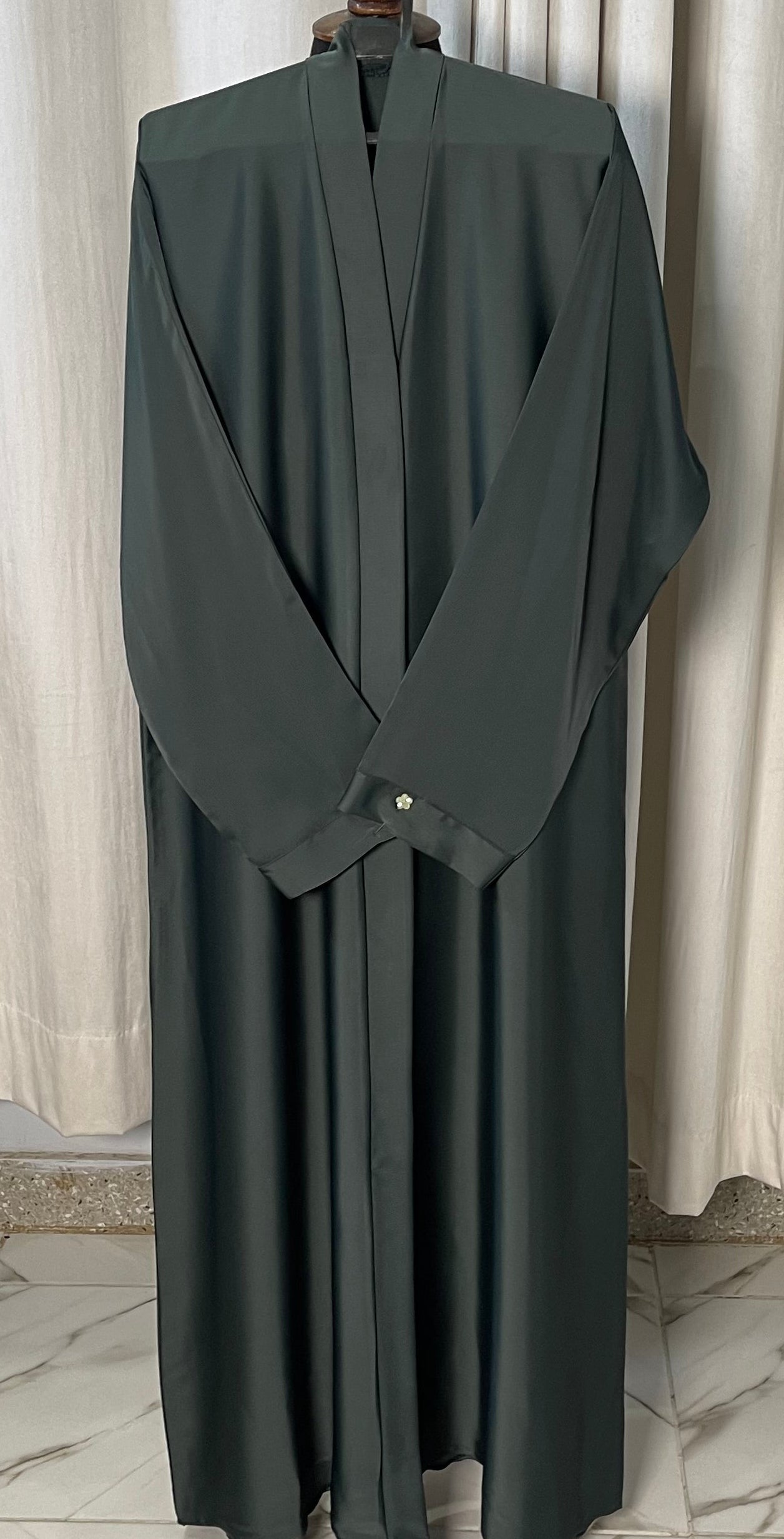 Tiktok Fabric Abaya Set With Contras Hijabs And Free Gifts
