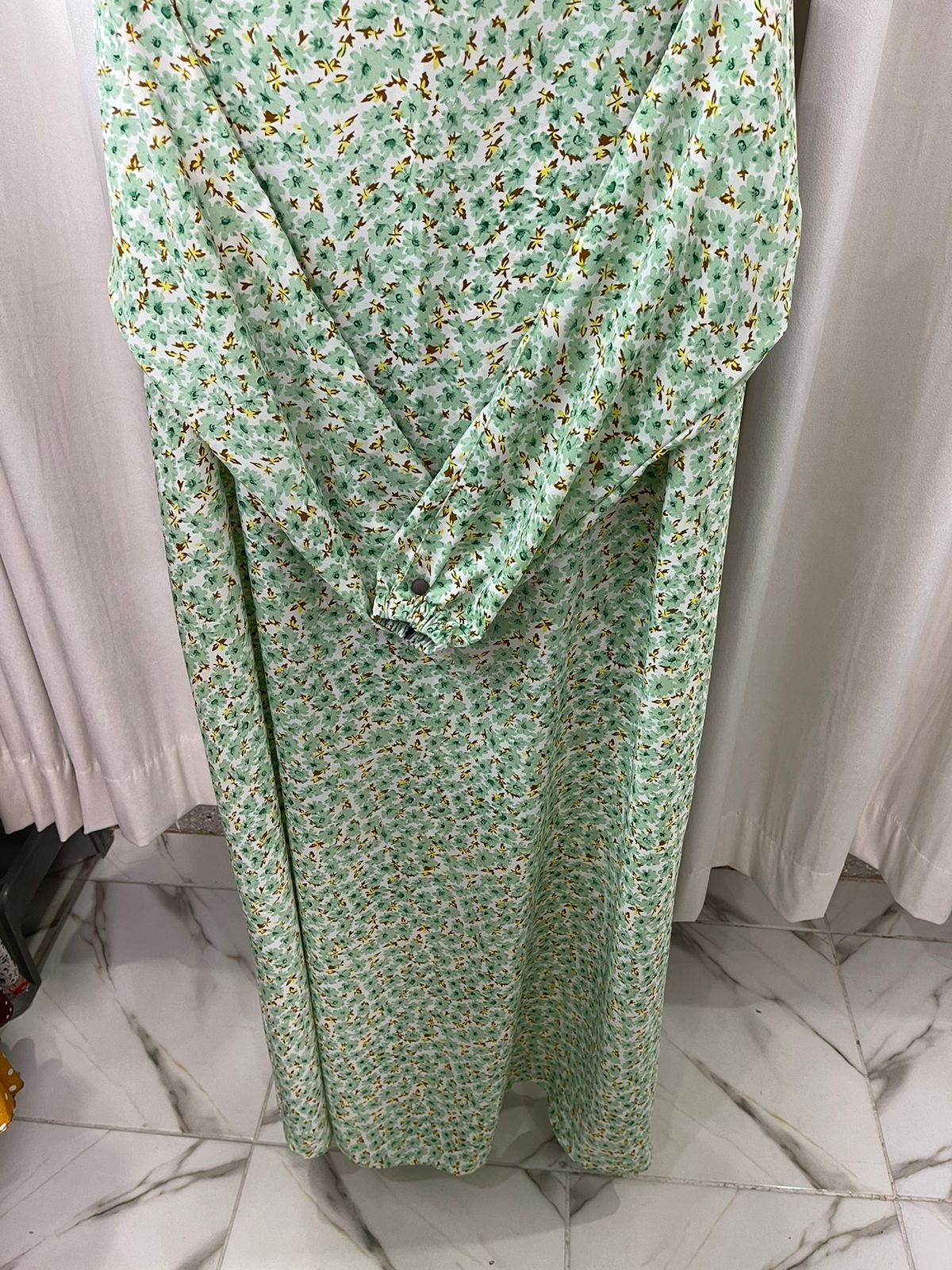 Close Printed Abaya Deal (RANDOM PRINT)