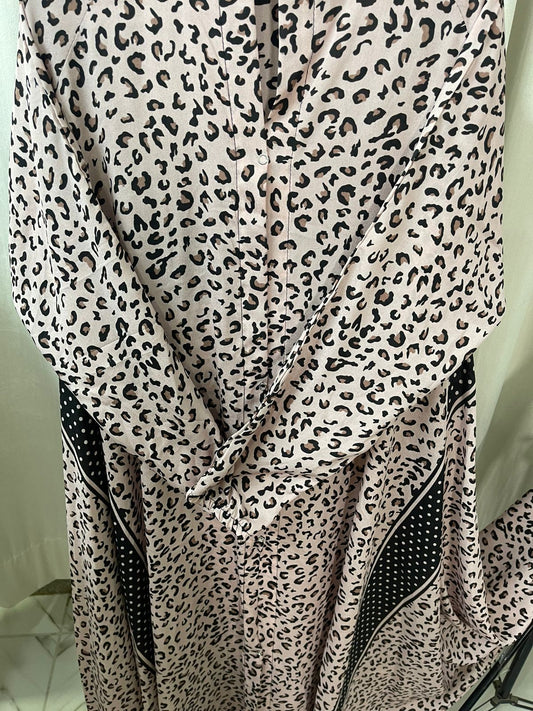 Long Flair Abaya - White and pink with black borders